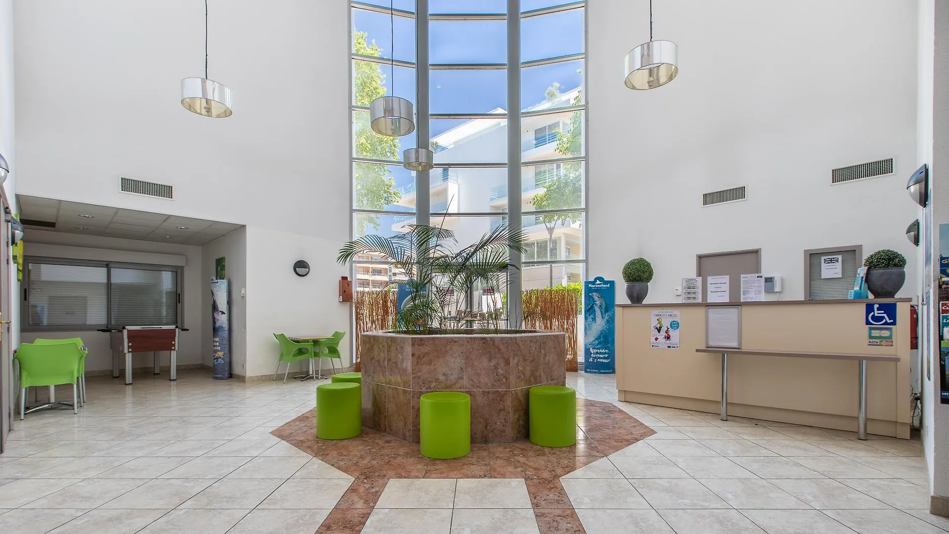Vacanceole - Residence Le Crystal Cagnes-sur-Mer