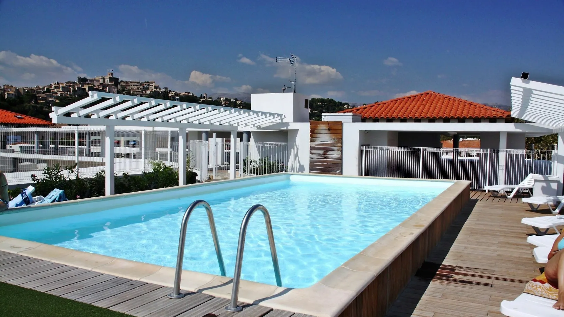 Vacanceole - Residence Le Crystal Cagnes-sur-Mer Apart Otel