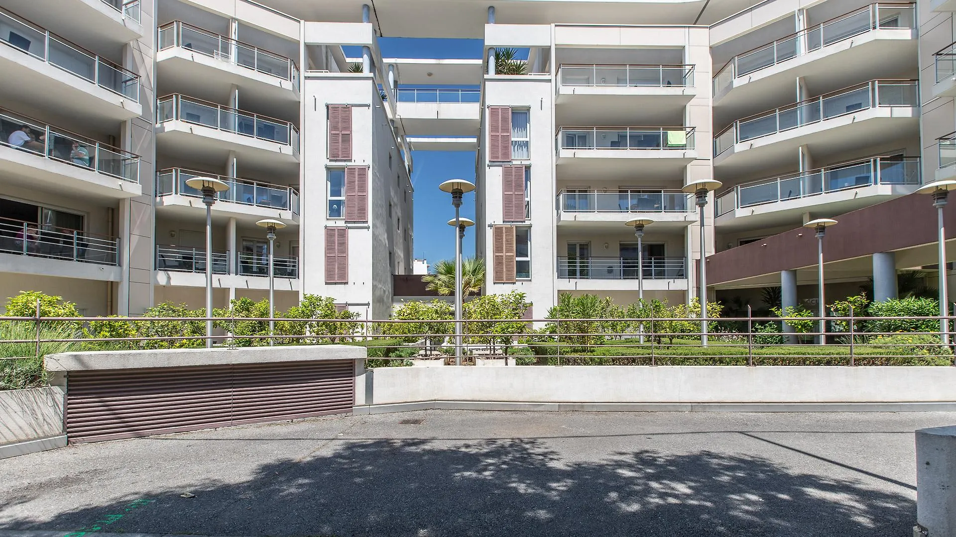 Vacanceole - Residence Le Crystal Cagnes-sur-Mer France