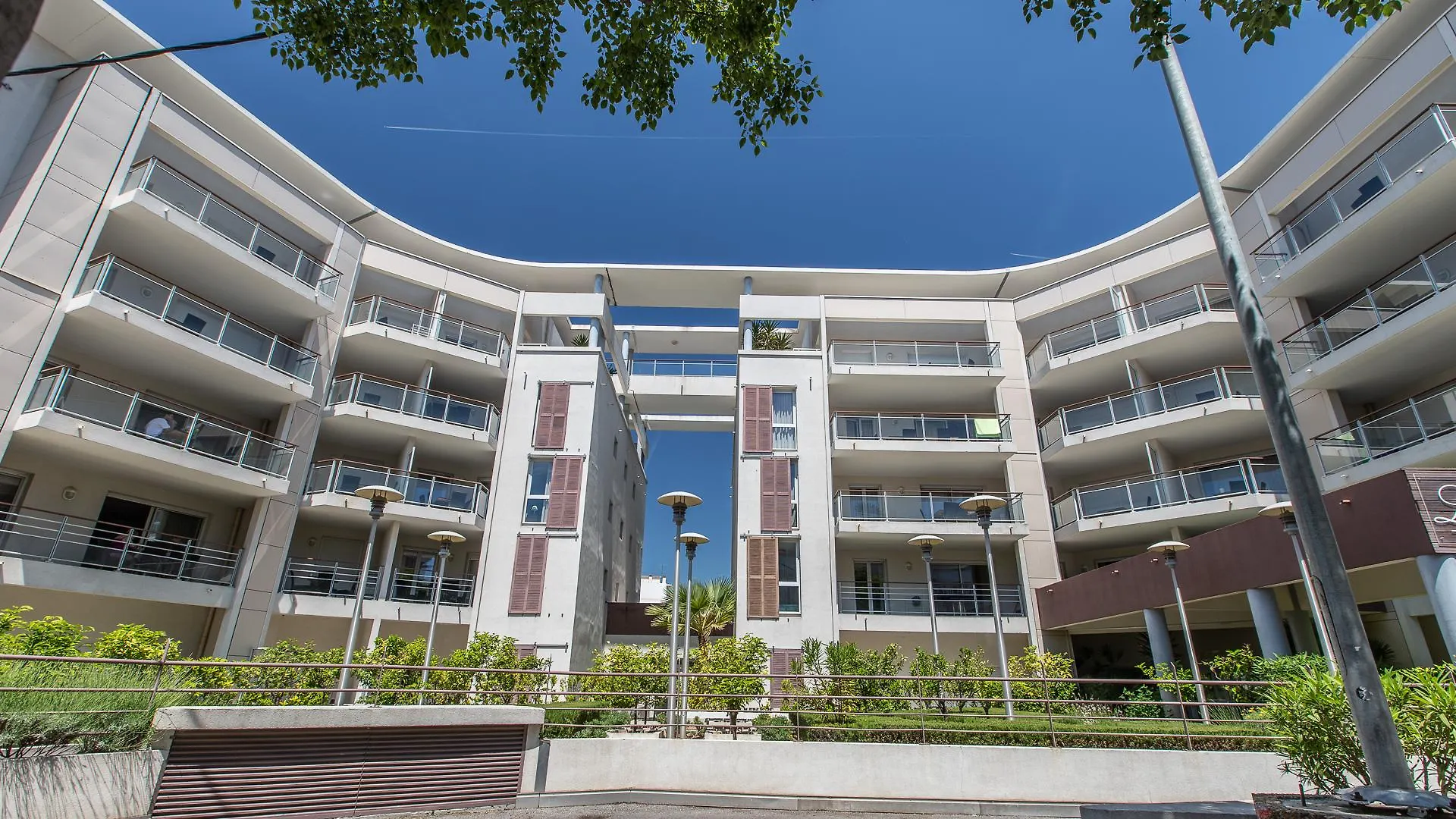 ** Aparthotel Vacanceole - Residence Le Crystal Cagnes-sur-Mer France