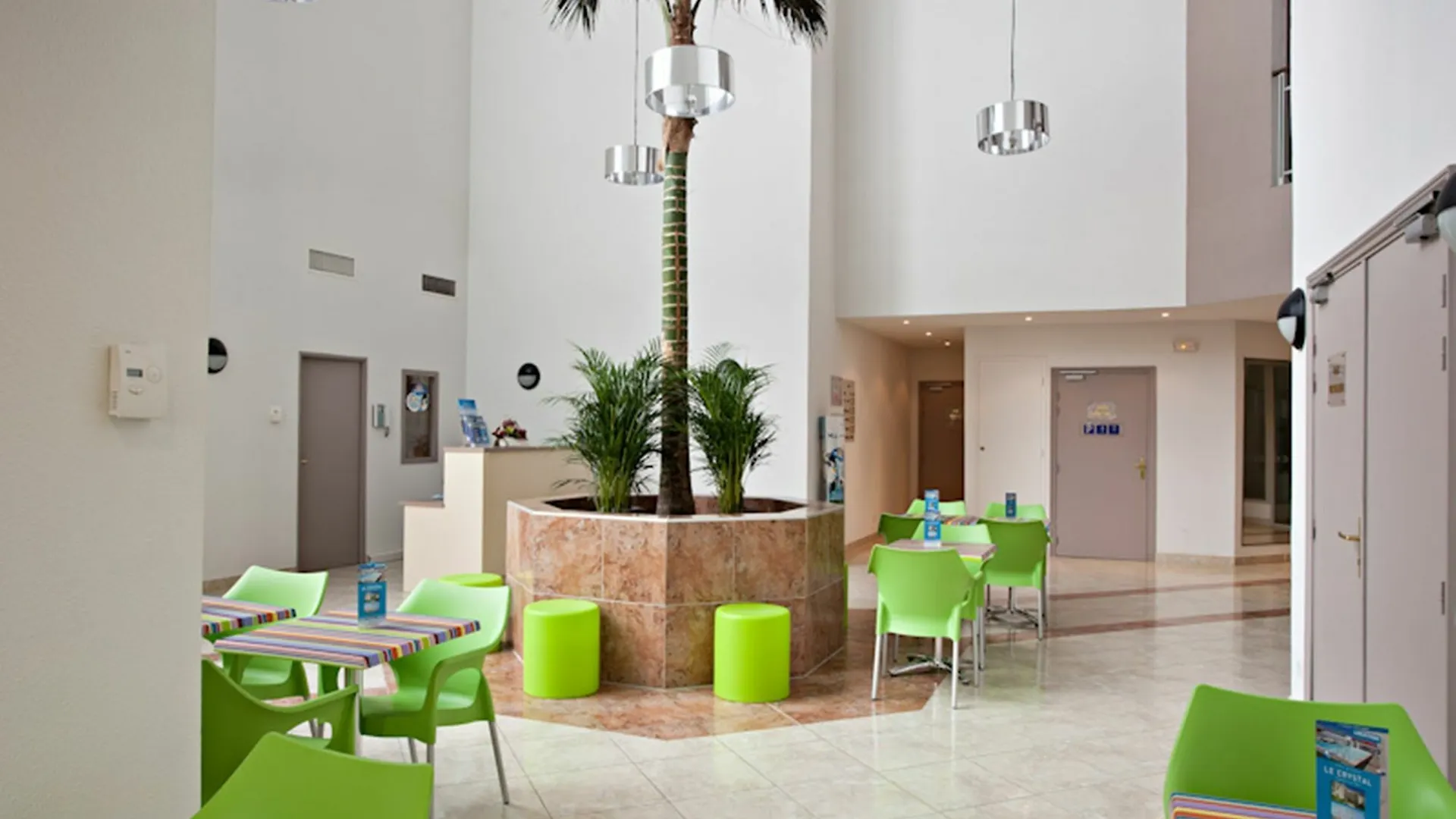 Aparthotel Vacancéole - Résidence Le Crystal Cagnes-sur-Mer